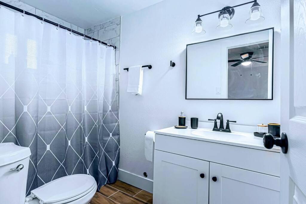 Phoenix Retreat - 1 Bedroom King Suite With 2 Smart Tvs - 10 Min From Airp - Unit B Esterno foto